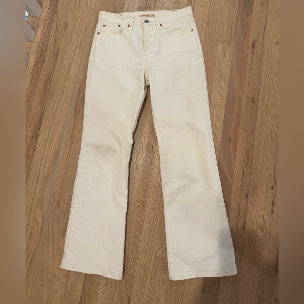 LEVI’s Wedgie fit Cream Women's Jeans Sz 28
